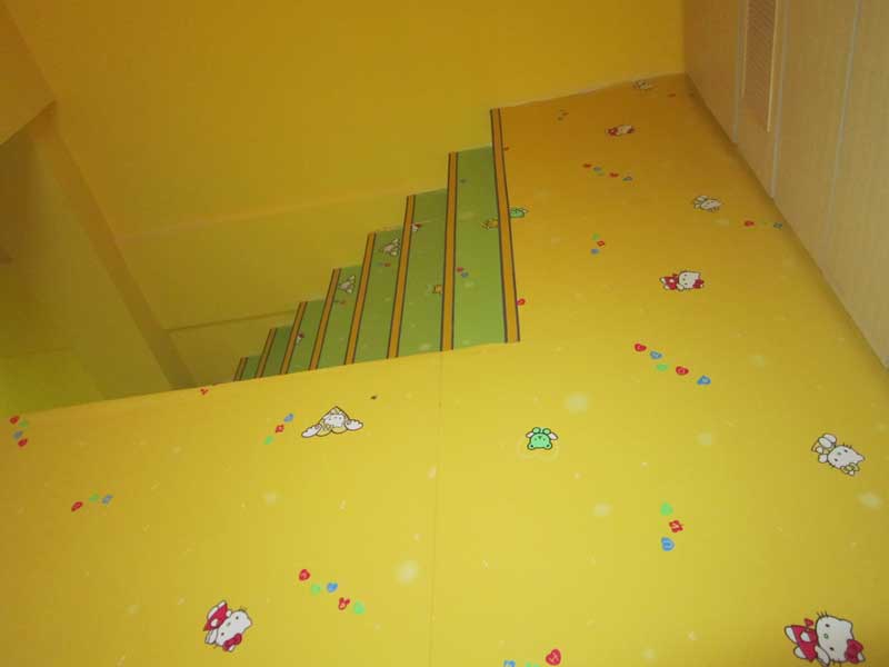 江蘇兒童塑膠地板 江蘇鎮江艾迪兒國際親子早教中心兒童地板