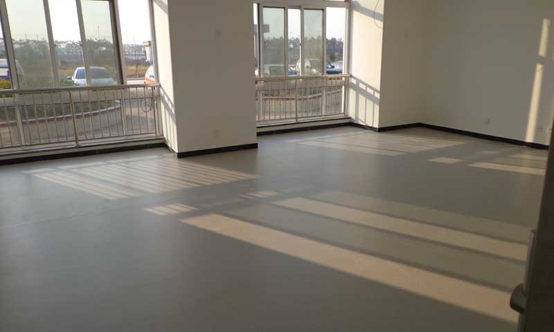 辦公地板用pvc塑膠地板優勢在哪里？