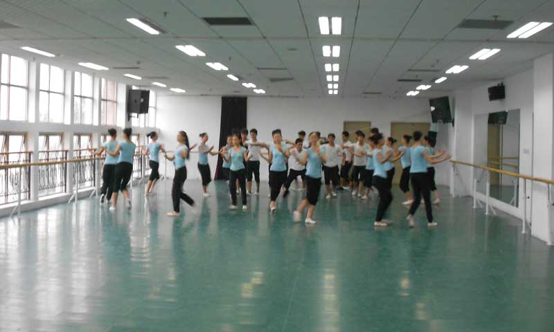 選擇舞蹈地板誤區之“軟的等于好的”